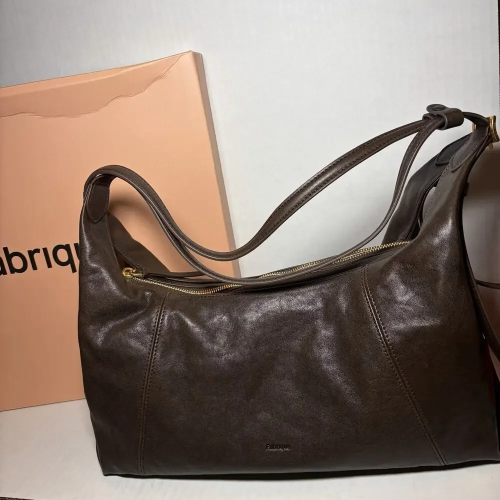 Fabrique Aura Slouchy Medium Hobo Bag in Vegetable-Tanned Leather